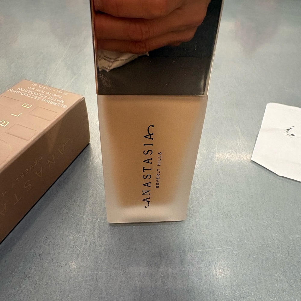 Anastasia Beverly Hills Foundation - Soft Beige